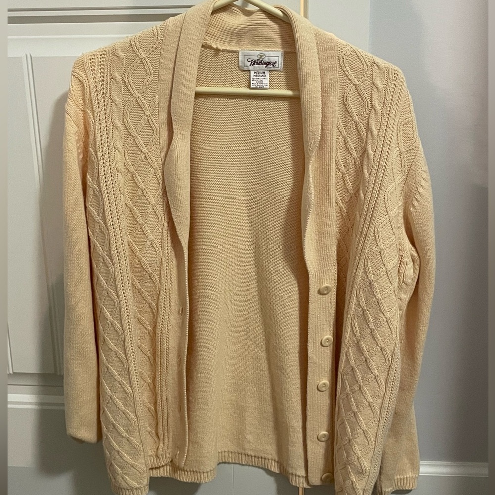 Vintage sweater size medium